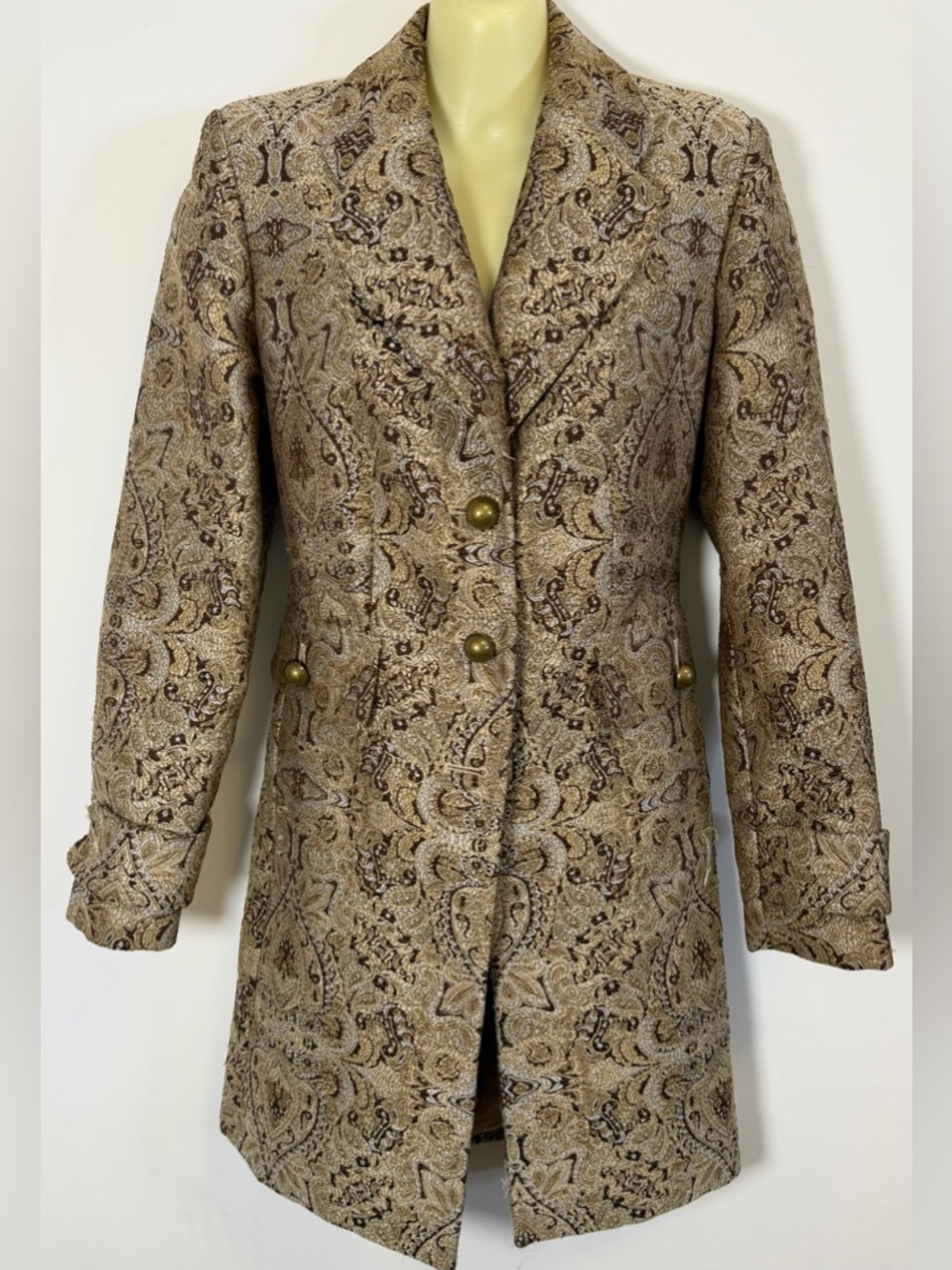 Isabel & Nina Paisley Brocade Long Blazer Jacket in Metallic Gold